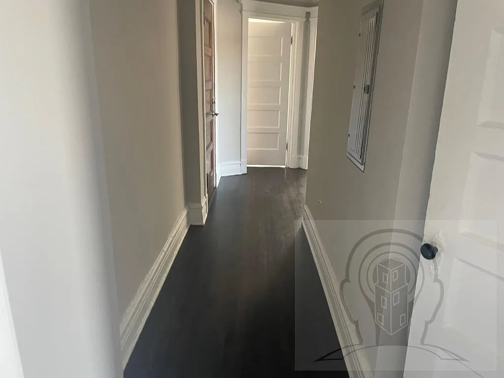 3 bed, 1.0 bath, $3,500 — Photo 2