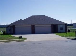 1907 S Bryson Cir, Springfield, MO 65807