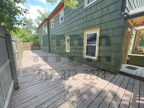3rd image of 823 N Capitol Ave #825-1/2