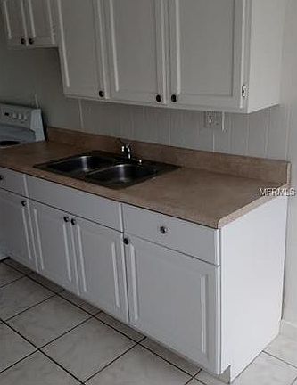 4th image of 2122 Roselawn St