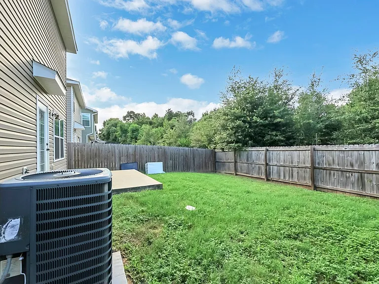 220 Wainwright Dr — Photo 52