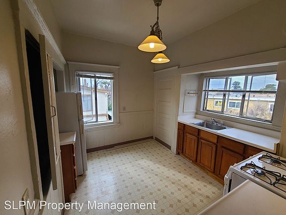 3rd image of 677 32nd St