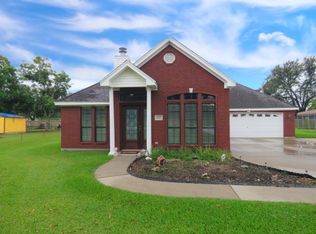 230 E Round Bunch Rd, Bridge City, TX 77611