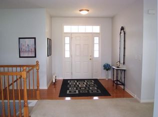 1614 Fulton Ln, Sycamore, IL 60178