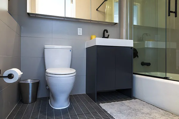 Rented by Kahen Properties | media 19