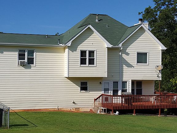 3rd image of 165 N Oakland Cir