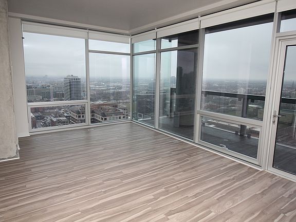 3rd image of 807 Lasalle St #13