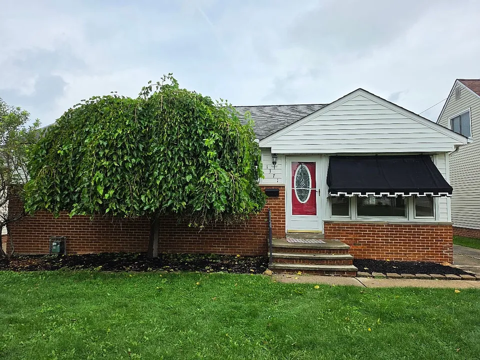 1371 W Miner Rd