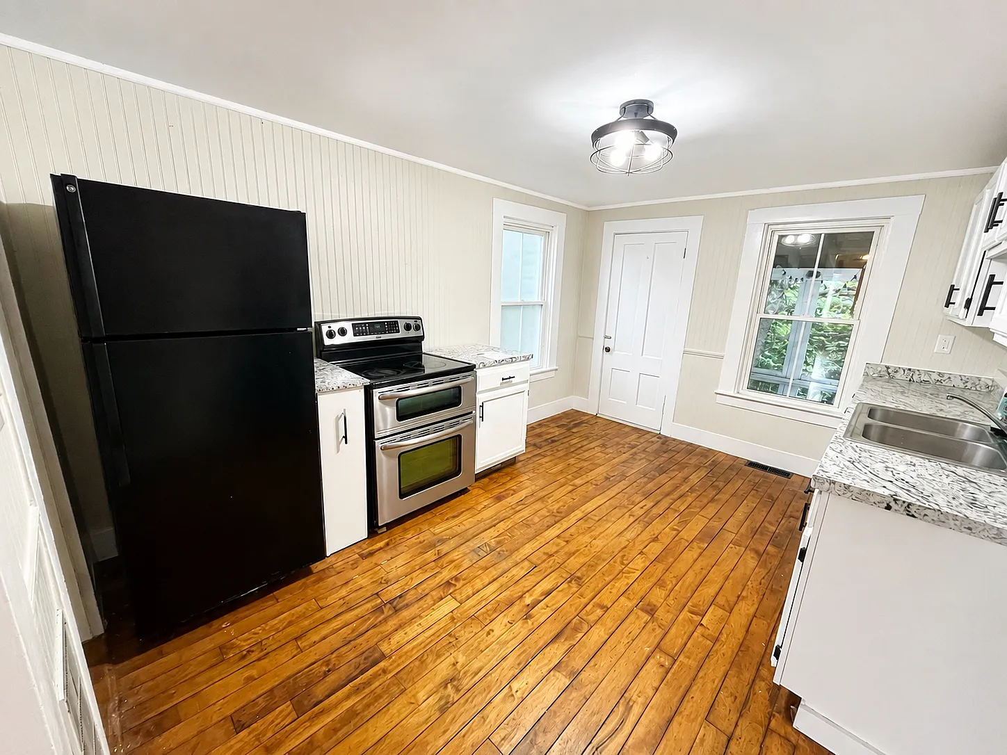 3 bed, $1,900 — Photo 4