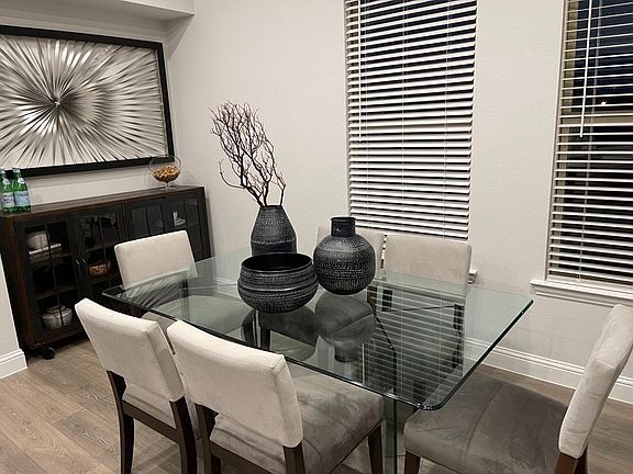 2nd image of 4725 Piedras Lanzar Dr