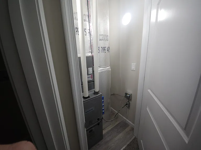 1068 Lakeland Dr — Photo 6