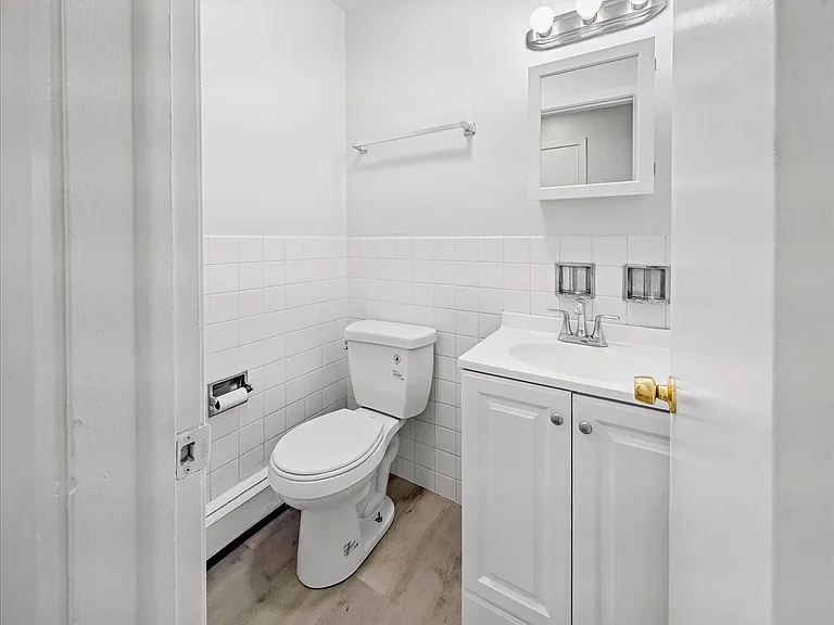 700 McKinley Ave #206 — Photo 14