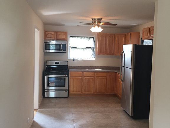 4th image of 94 Marguerite Ave