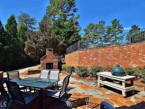 3rd image of 4638 Manor Dr