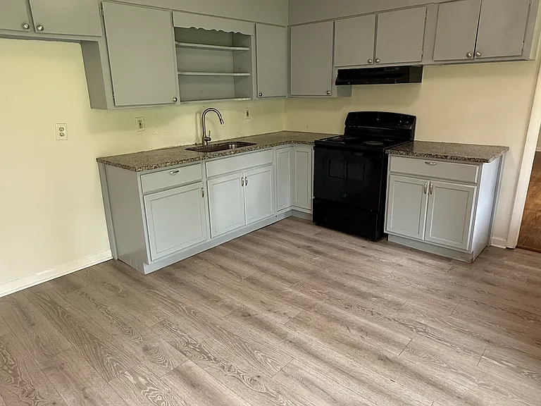 4078 Flintridge Dr — Photo 3