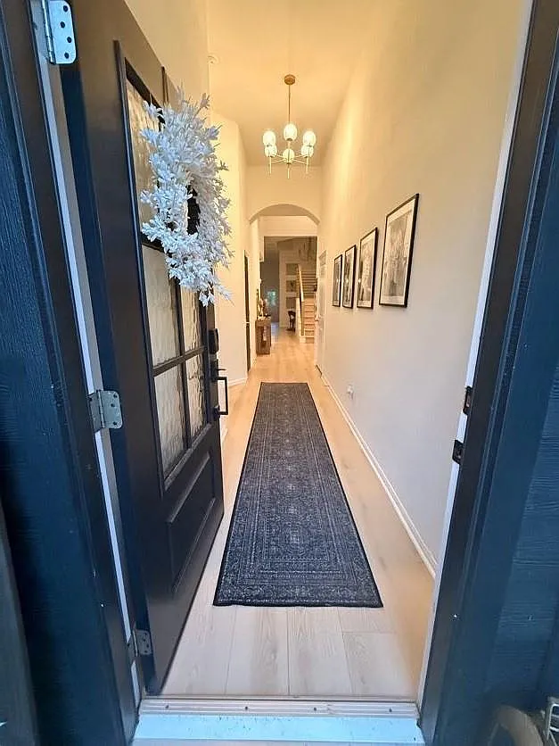 4 bed, 3.0 bath, 2532 sqft, $3,800 — Photo 2