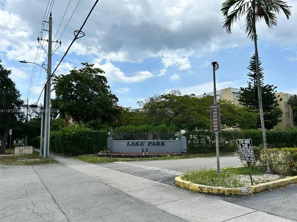 922 NE 199th St APT 3D-304, Miami, FL 33179