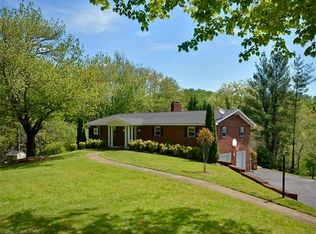 30 Carver Dr, Fletcher, NC 28732