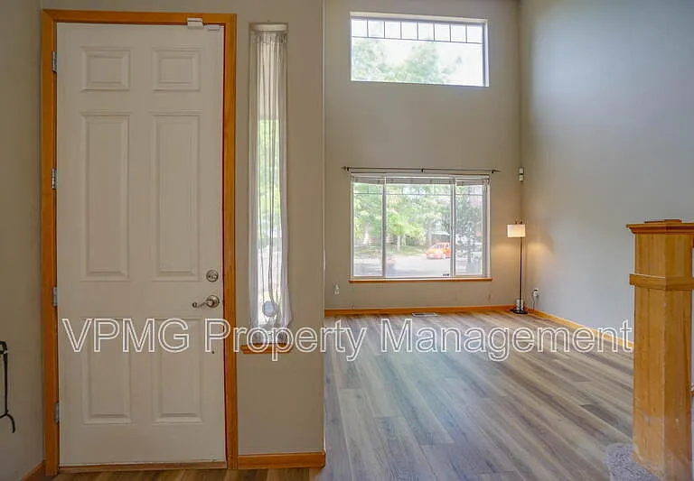 17301 SE 24th St — Photo 5