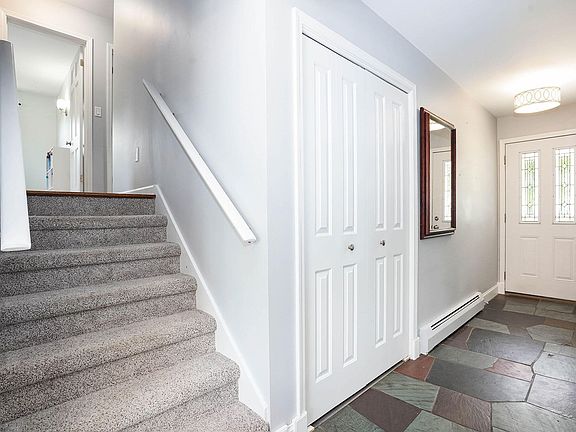 5th image of 1726 Pineknoll Dr SE
