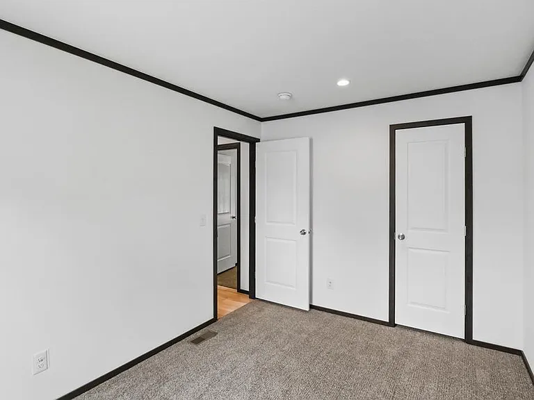 215 N McKay Ave — Photo 10