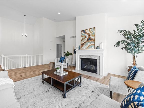 5th image of 359 Kreder Ridge Cir