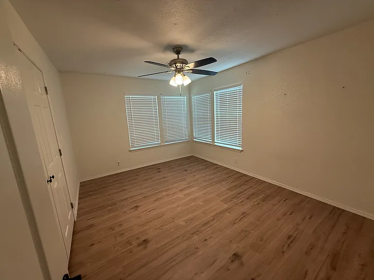 1002 S Highland St — Photo 7