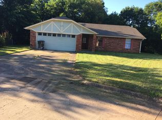 4700 Coyote Pass Ct, Muskogee, OK 74403