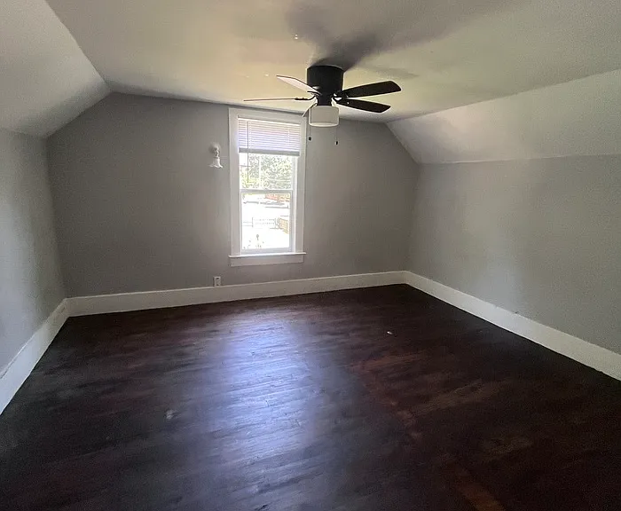 636 Florence St — Photo 15