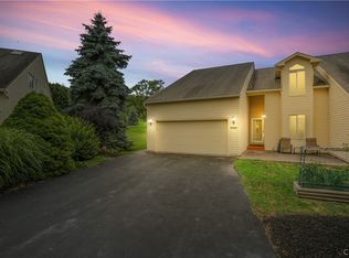 5322 Bunker Hill Way, Syracuse, NY 13207