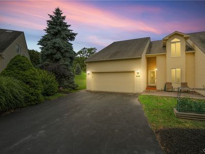 5322 Bunker Hill Way, Syracuse, NY, 13207