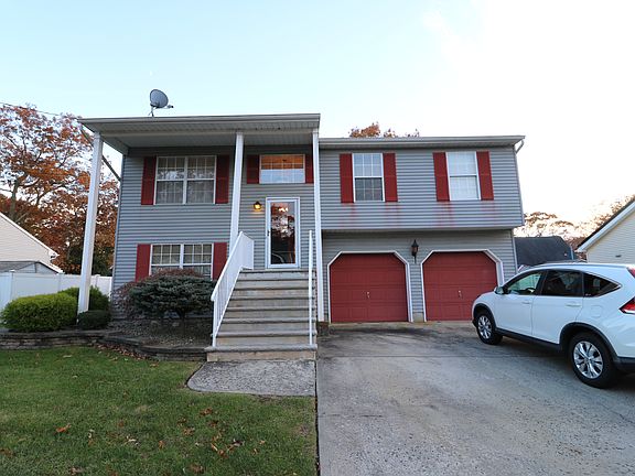 2nd image of 1911 Ravenwood Dr
