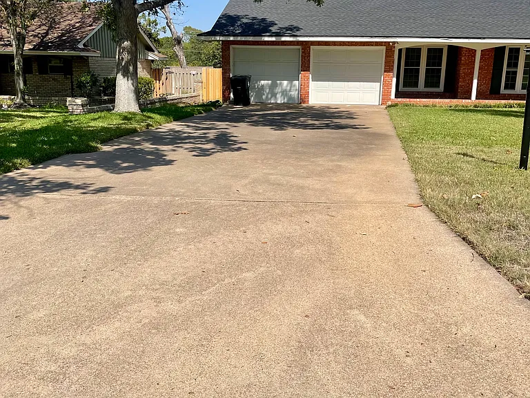 3104 W Avenue T — Photo 2