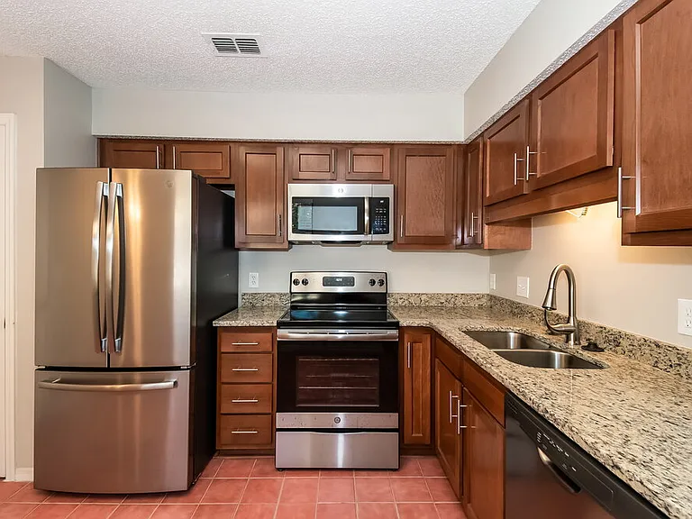 7039 Eagles Perch Dr — Photo 8