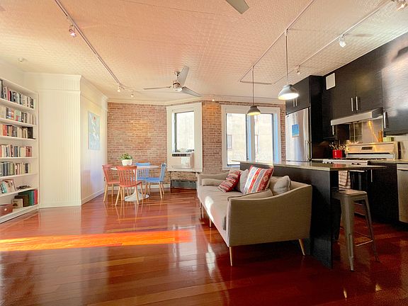 4th image of 613 E 6th St APT 4-A