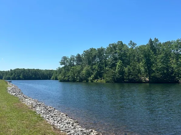 72 Water View Ln, Sewanee, TN 37375