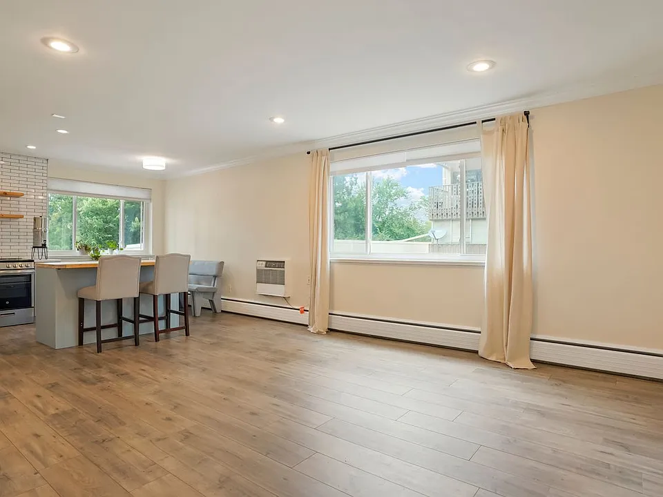 Open Kitchen/Living Room