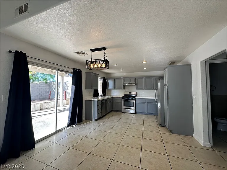 8275 Cedar Leaf Dr — Photo 7