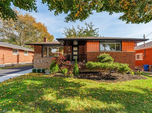 10 Fisher Cres, Hamilton, ON L9C 4N2