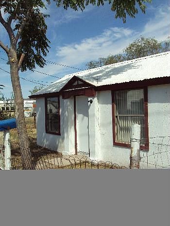 1st image of 528 1/2 Park Ln