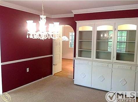 ELEGANT FORMAL DININGROOM