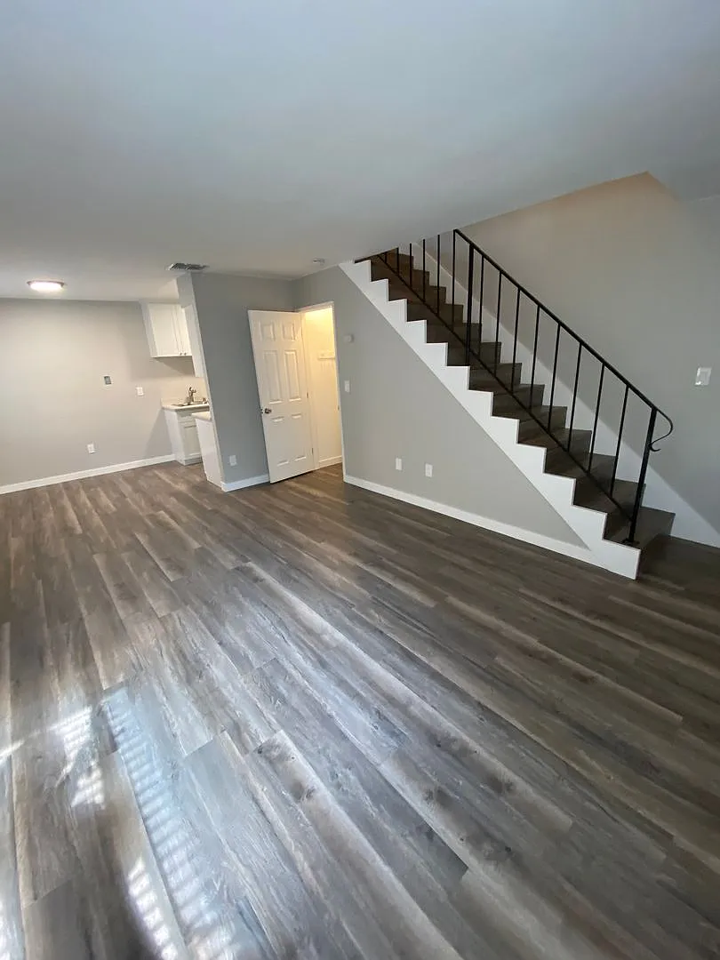 1517 T Street — Photo 4