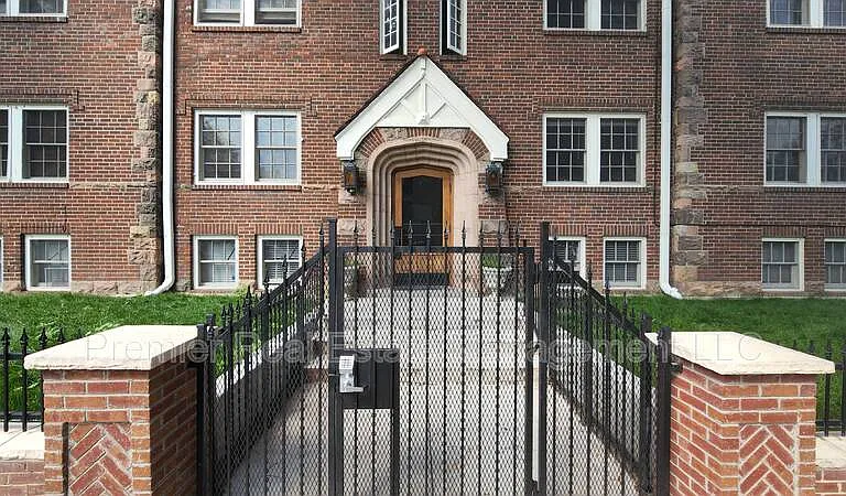963 N Logan St #19 — Photo 8