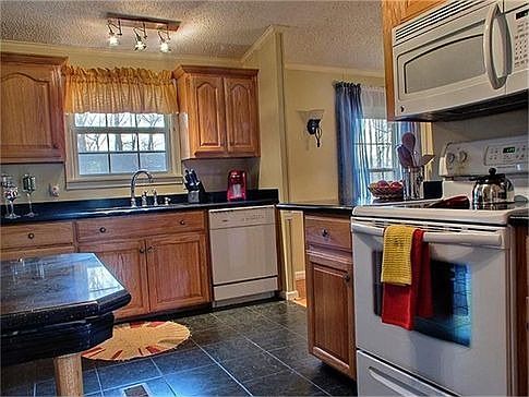 5th image of 2525 Farms Cir