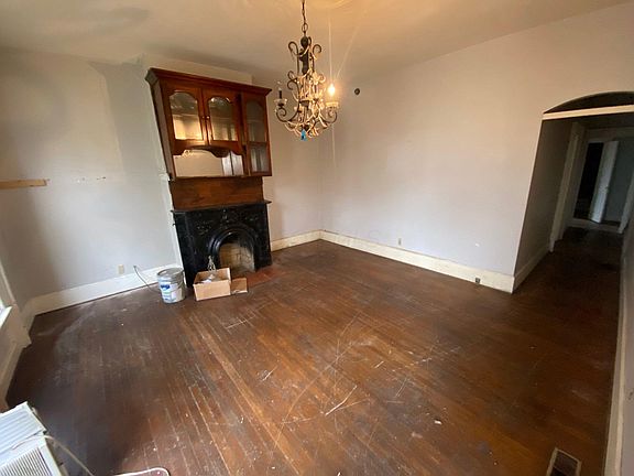 3rd image of 292 Hudson Ave