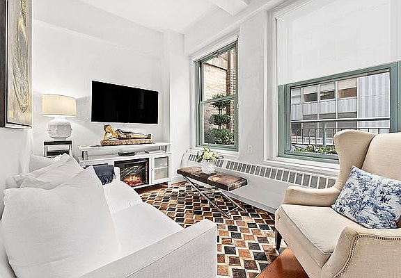 4th image of 80 John St APT 12H