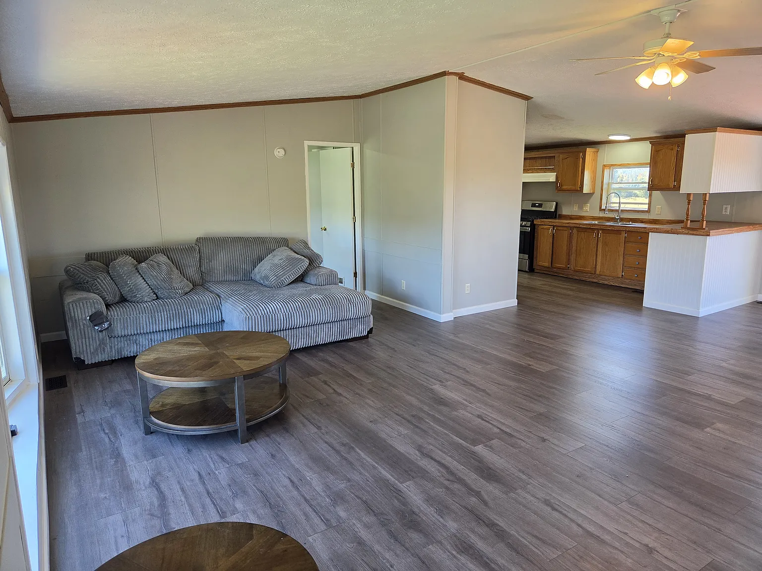 3 bed, $1,880 — Photo 3