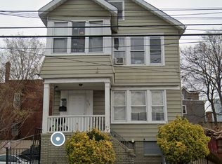 672 S 18th St #2, Newark, NJ 07103