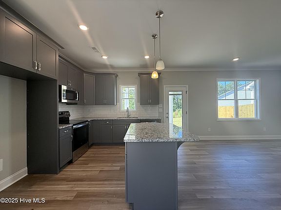 3rd image of 251 Bluejay Street