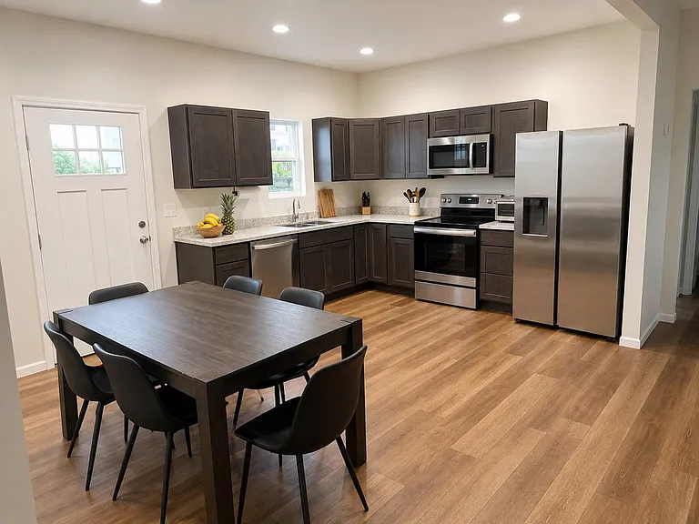 165 W Bluegrass St — Photo 4